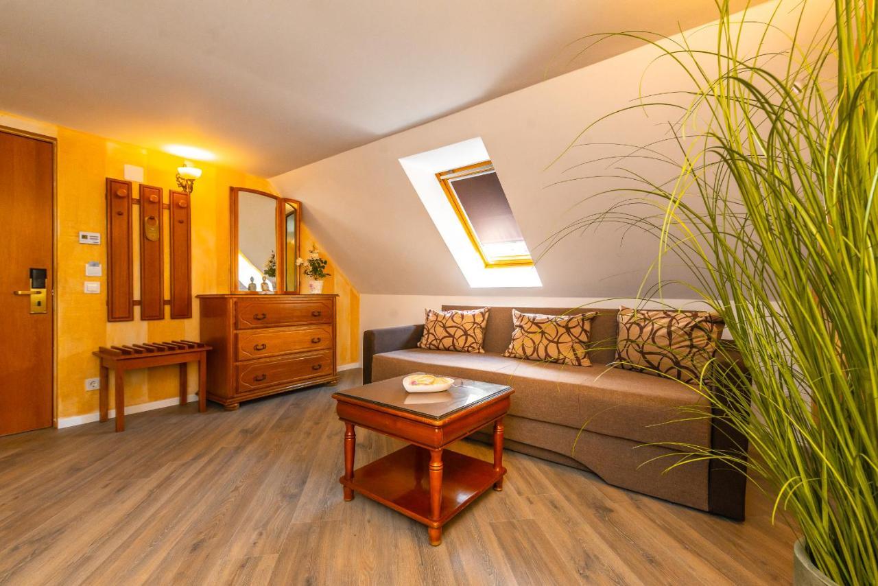 Hotel Korona Сігішоара Екстер'єр фото
