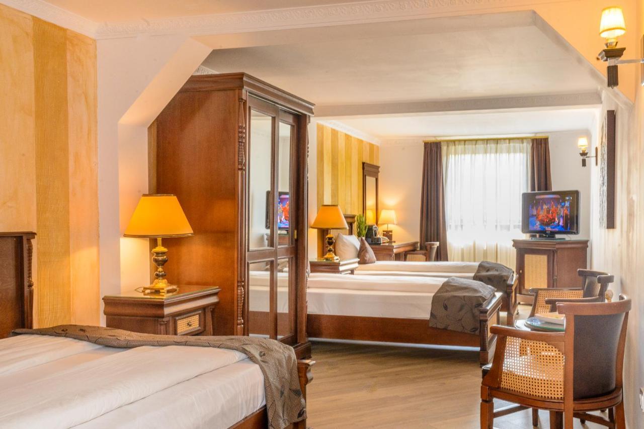 Hotel Korona Сігішоара Екстер'єр фото